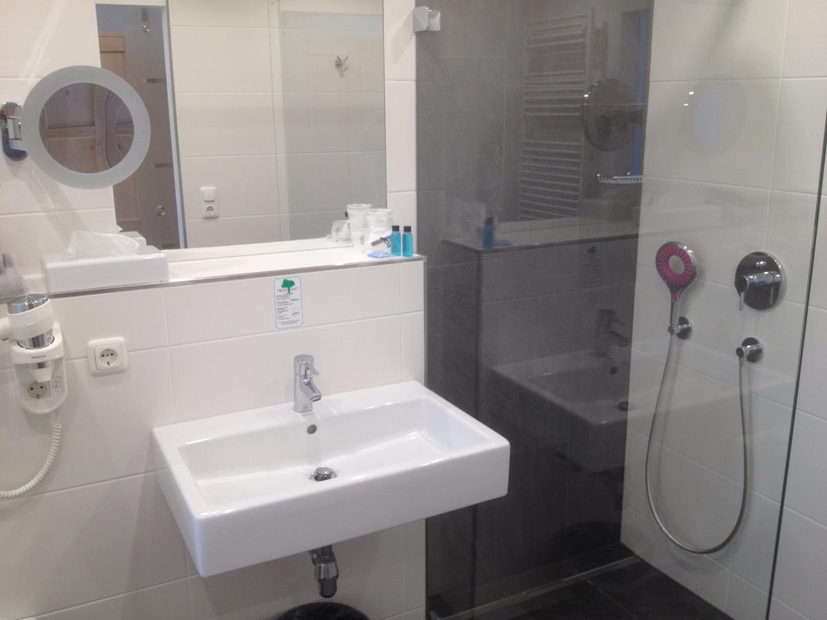 Seehotel Lilly Щробл Екстериор снимка